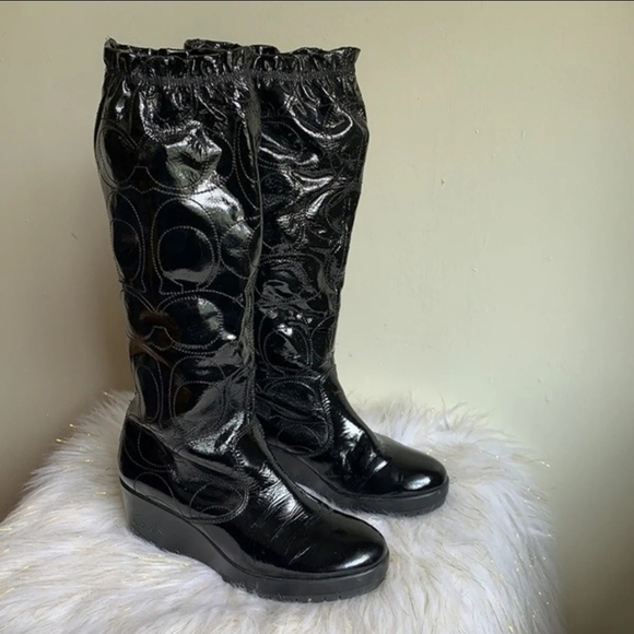 COACH Signature Ladies Boots - Picture 1 of 13
